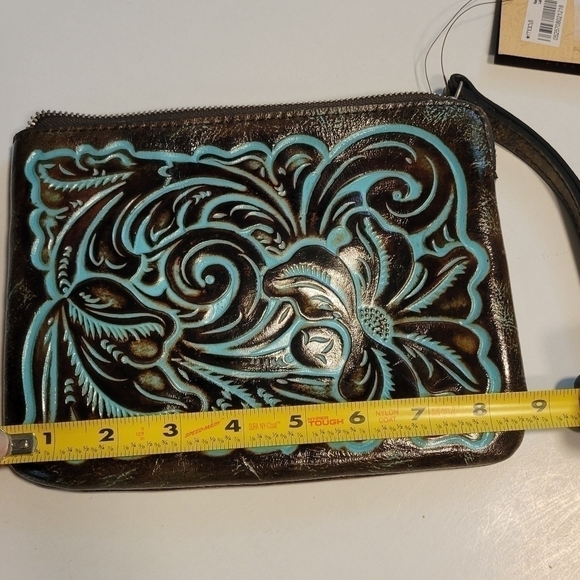 Patricia Nash NWT Cassini Wristlet Cluch. - Picture 10 of 14